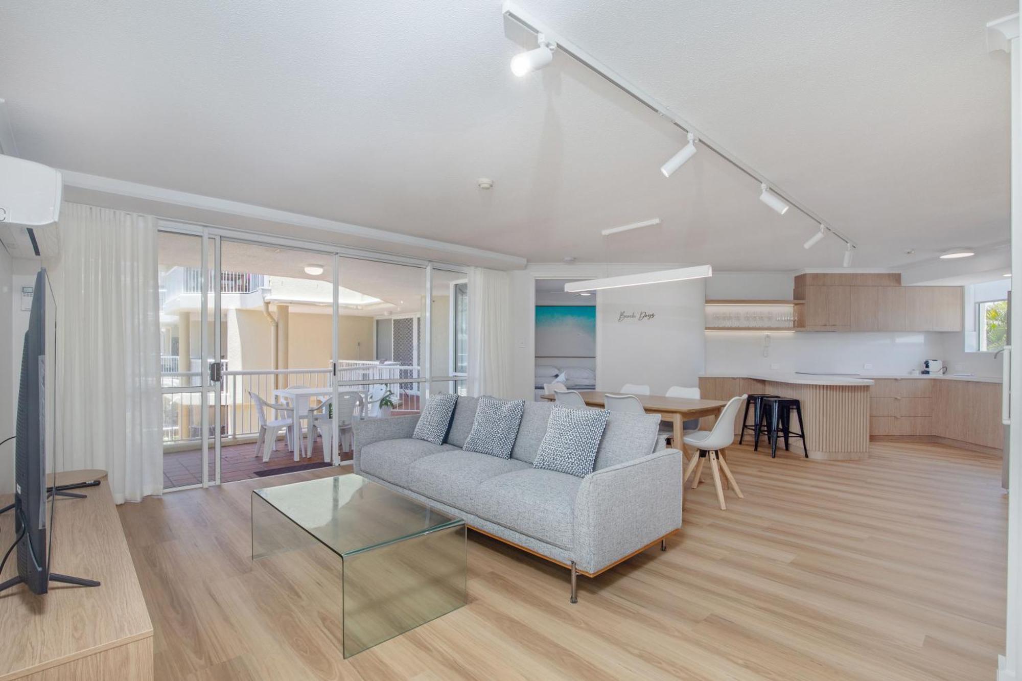 Crystal Beachfront Apartments Гоулд Коуст Екстериор снимка
