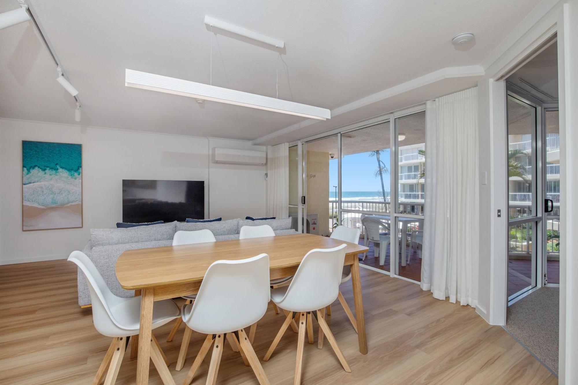 Crystal Beachfront Apartments Гоулд Коуст Екстериор снимка