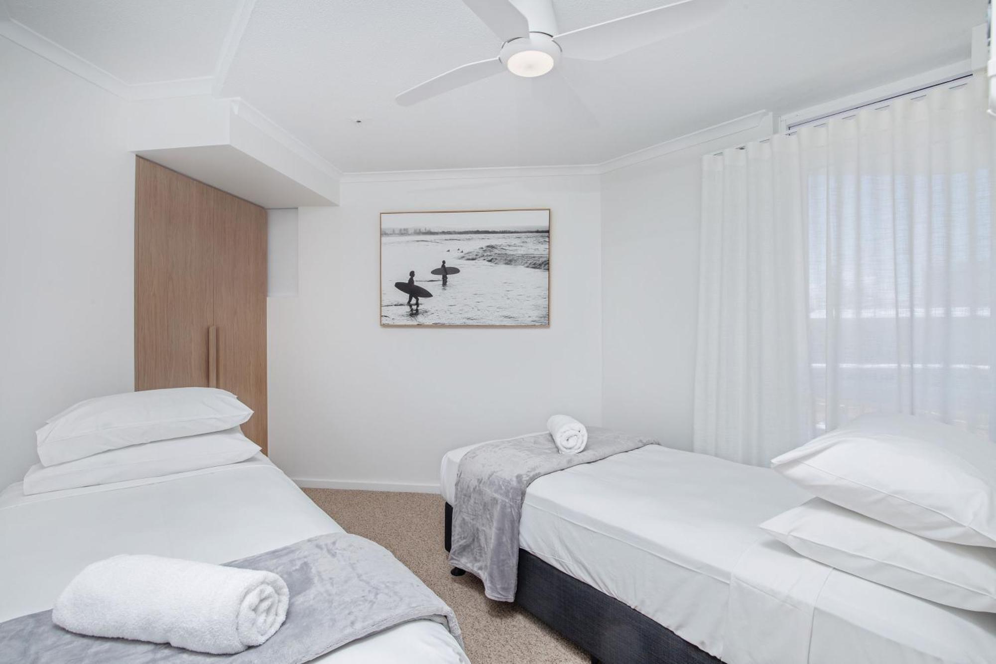 Crystal Beachfront Apartments Гоулд Коуст Екстериор снимка