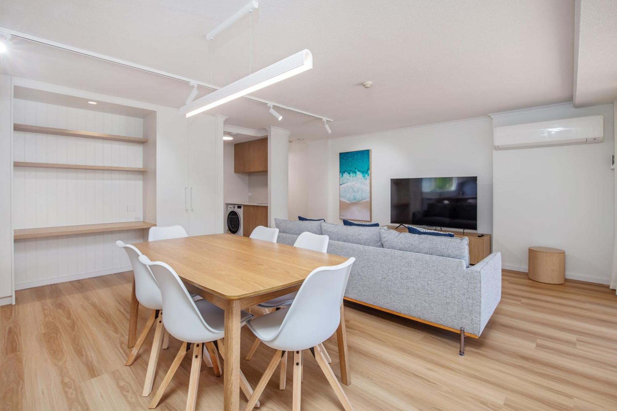 Crystal Beachfront Apartments Гоулд Коуст Екстериор снимка