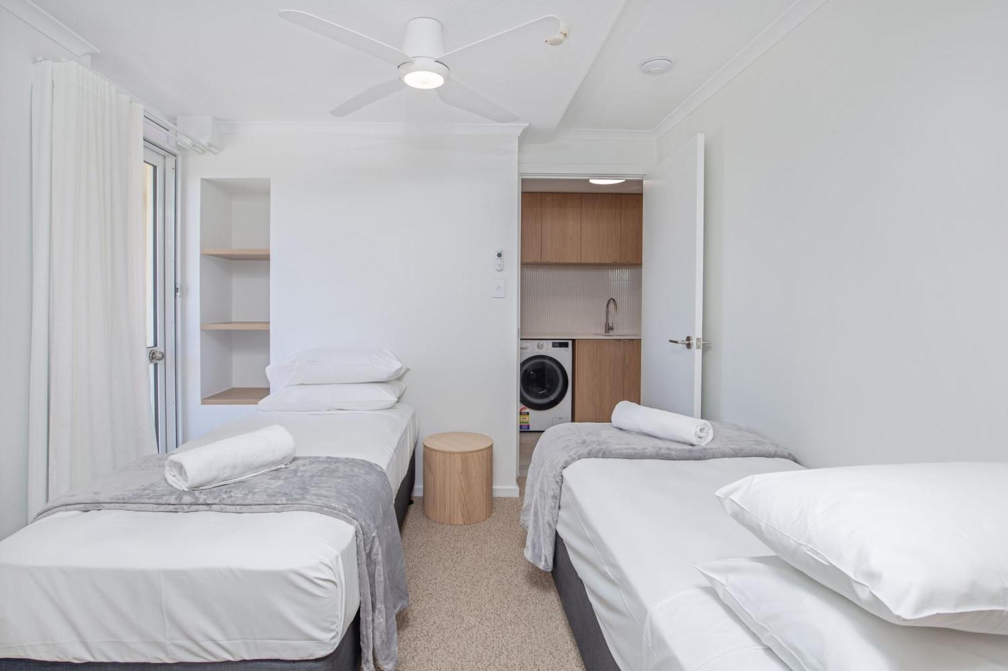 Crystal Beachfront Apartments Гоулд Коуст Екстериор снимка