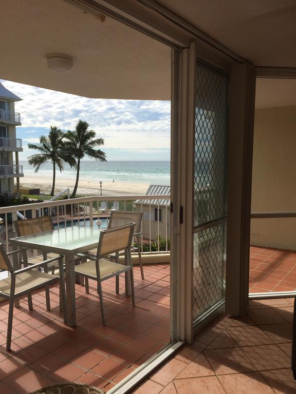 Crystal Beachfront Apartments Гоулд Коуст Екстериор снимка