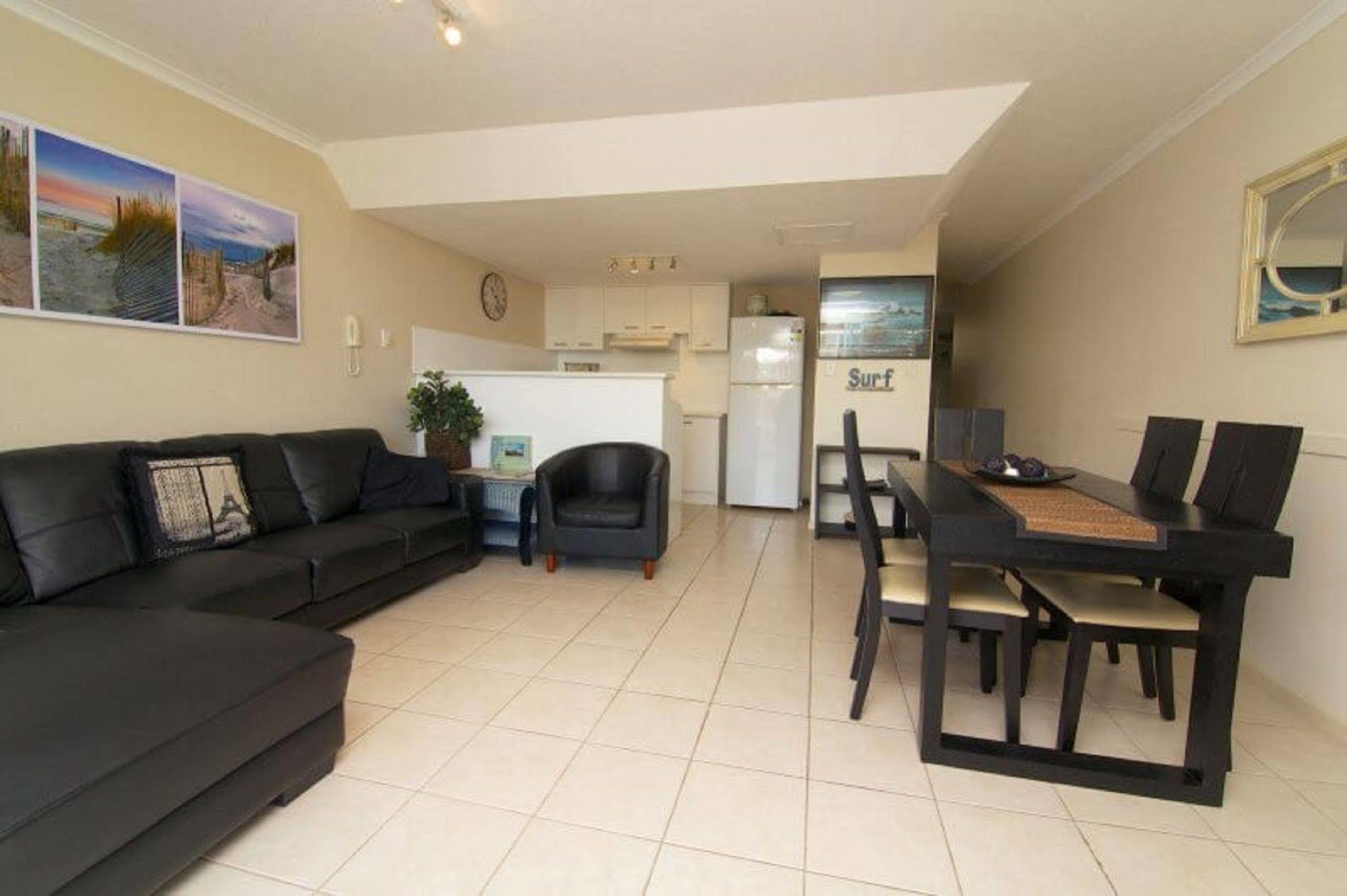 Crystal Beachfront Apartments Гоулд Коуст Екстериор снимка